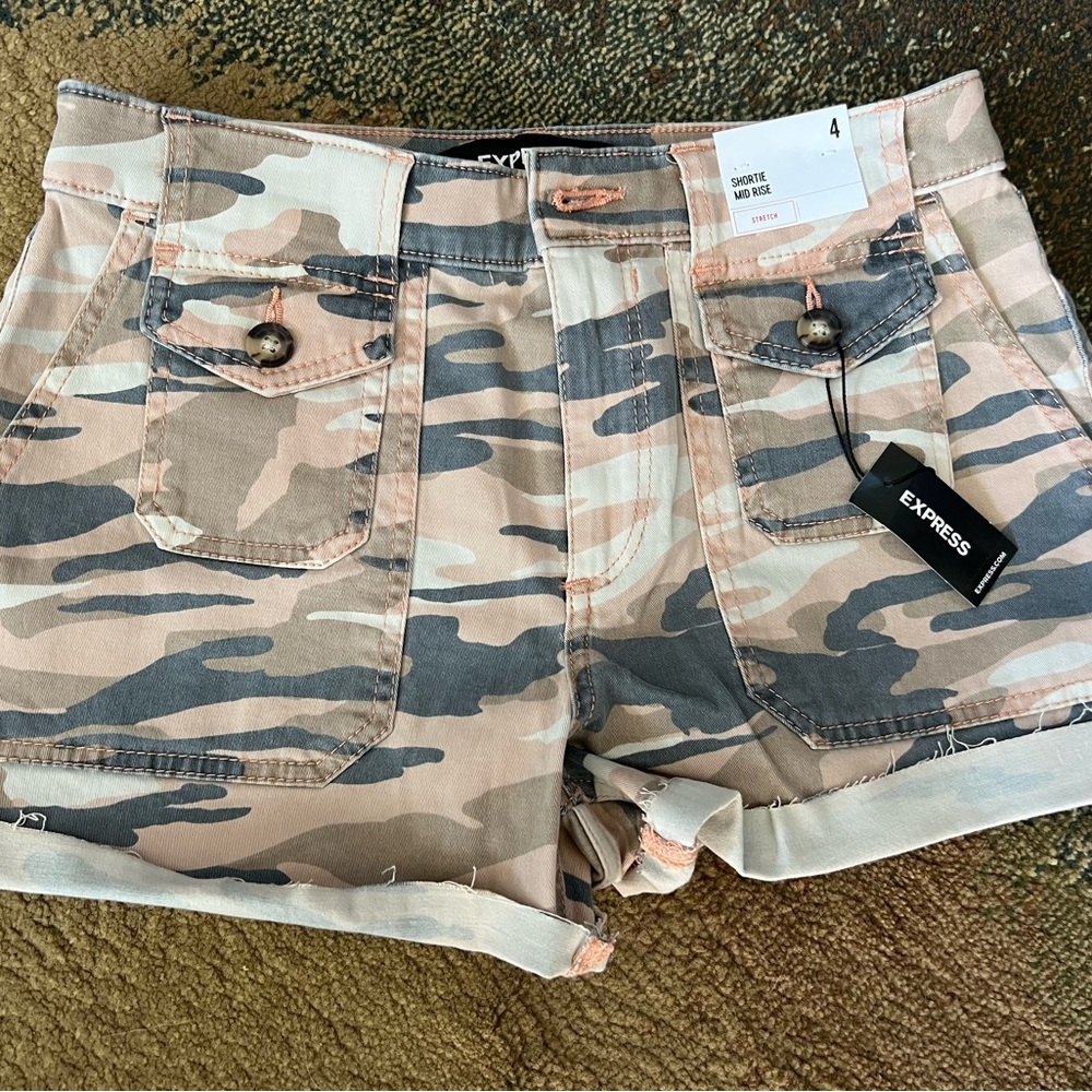 Express Women's Tan and Gray Cargo Shorts